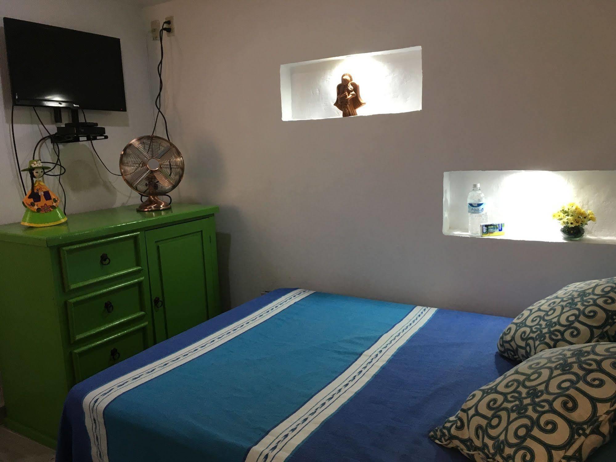 Hostal De Maria Guadalajara Dış mekan fotoğraf