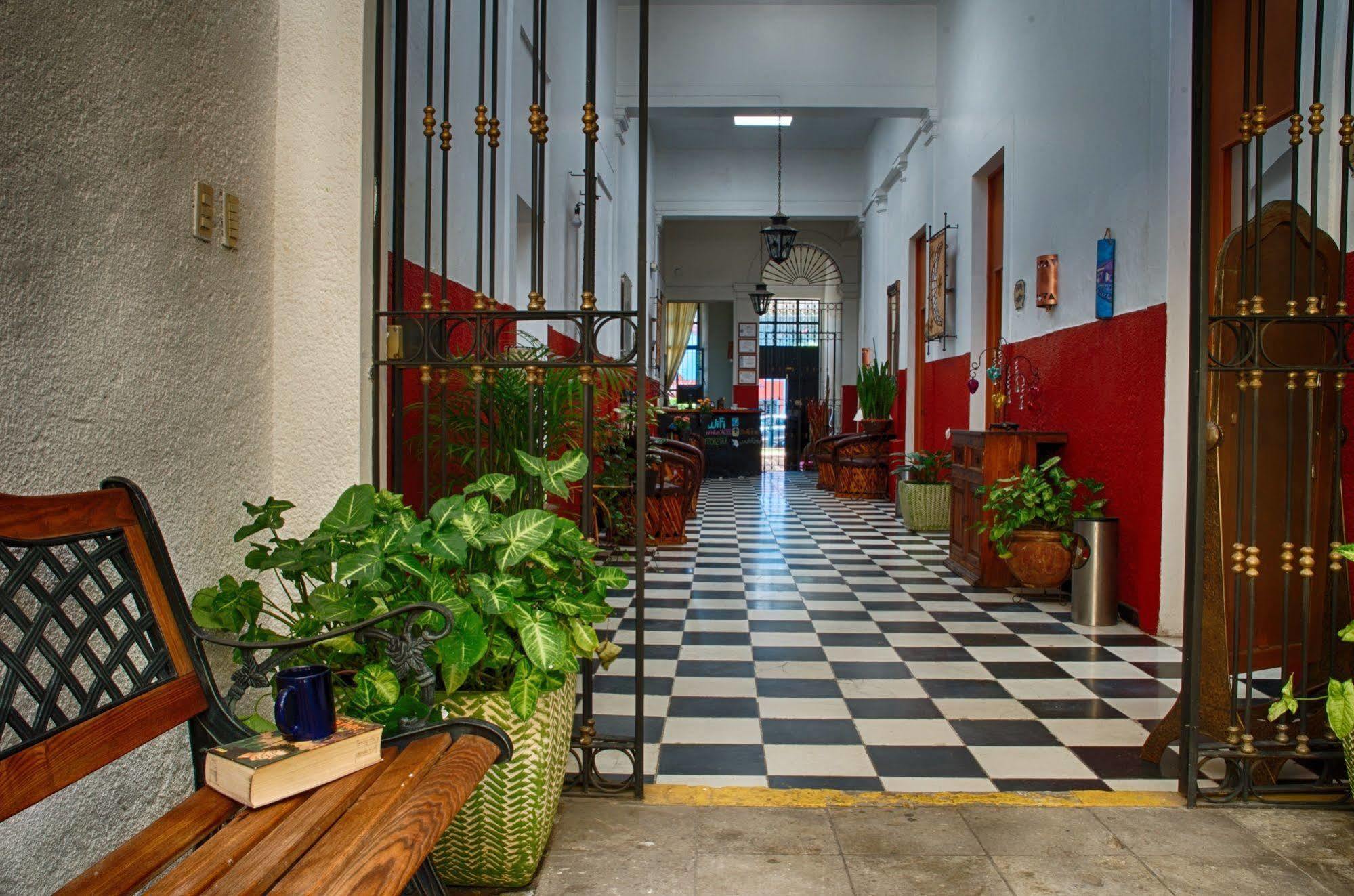 Hostal De Maria Guadalajara Dış mekan fotoğraf