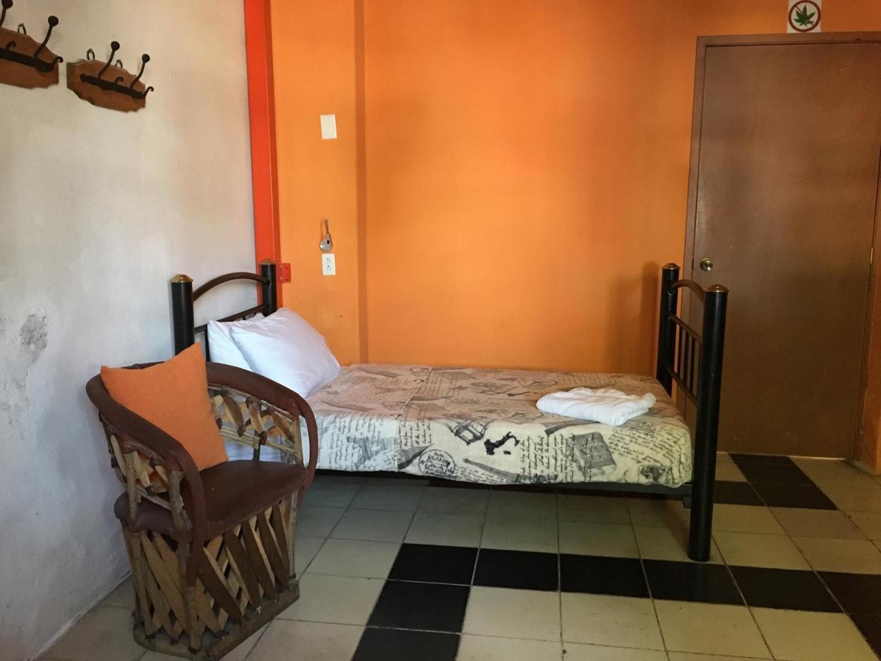 Hostal De Maria Guadalajara Dış mekan fotoğraf